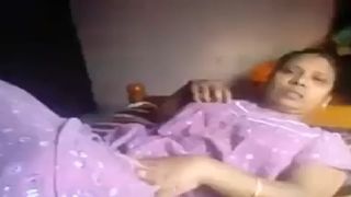कमबख्त हॉट और सेक्सी चूतली चाची की चूत