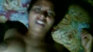 भारतीय सींग का बना हुआ नौकरानी पहली बार कट्टर सेक्स के साथ मालिक