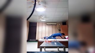 सींग का बना हुआ कानपुर, किशोर छिपे हुए कैमरे पर