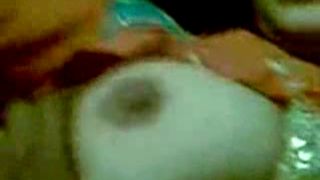 विवाहित युगल का आनंद लें शहद चाँद केरल में