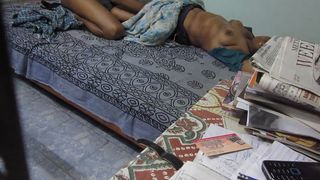 भारतीय सेक्स वीडियो की सेक्सी पत्नी पति से अवगत कराया