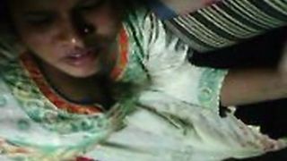 परिपक्व सेक्स की भाभी प्रेमी के साथ