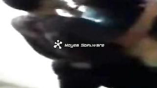 सीसीटीवी कैमरा शॉट में इमारत सड़क