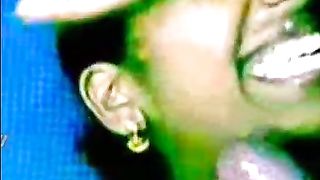 भारतीय बेब सह निगल!