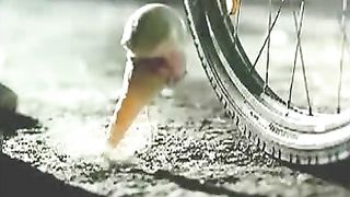 शावर जेल के लिए लड़की बिल्ली छेद