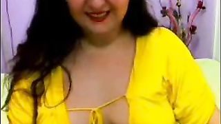 बड़े स्तन BBW मुस्लिम मौसी ने उसे मांग पर उजागर किया