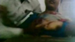 भारतीय लड़के के दोस्त के साथ