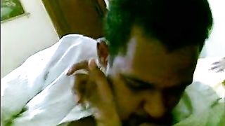 Ankush बराबर Fareen