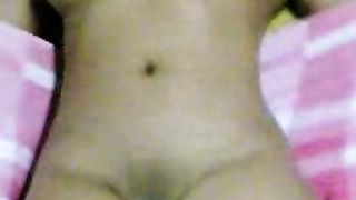 लड़की fondled.