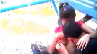 Voyer दर्ज की युवा प्रेमियों foreplay