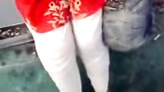हिंदी सेक्स वीडियो देसी लड़की स्तन प्रेस और दोस्तों के द्वारा