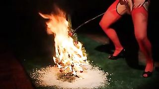 देसी-बहन से आग बुझाने में क्रिसमस का पेड़