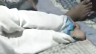 कॉलेज के किशोरों की दिग्गज निजी ट्यूटर के साथ