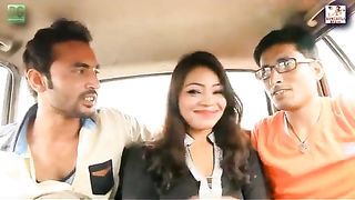 भोजपुरी मॉडल घर के बाहर सेक्स के खिलाफ पैसे