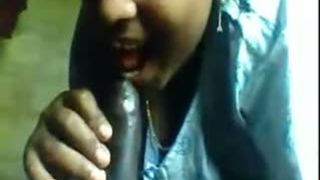 भारतीय गांव सेक्स एमएमएस में उसके दोस्त के साथ