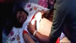 भारतीय कॉलेज लड़की के साथ गांव के साथ चचेरे भाई