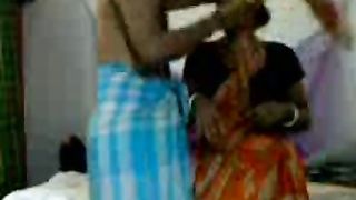 परिपक्व गांव नौकरानी का बना भारतीय सेक्स एमएमएस