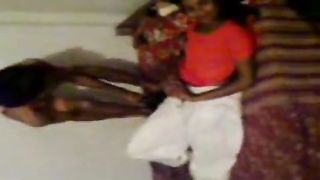 देसी, आंध्र गाँव की लड़की मालिश सेक्स वीडियो लीक