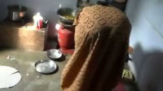 विनम्र सेक्स के साथ भाइयों दोस्त