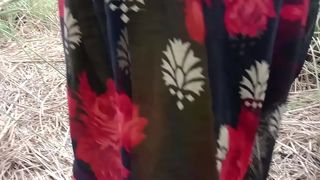 धान के खेत मे सासुर जी ने जबरदस्ती चोद दिया
