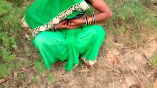 झाड़ी में बुला के गांड मर ली