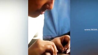 प्रेमी का लंड सहलाकर चूमती साउथ इंडियन चेची