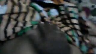 रात को नंगी लेटी बीवी के यौनांगों को सहलाकर पति ने किया उसे उत्तेजित