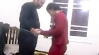 हॉट साली के साथ जीजू दे रही है घर पर गर्म स्तन