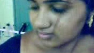 हॉट इंडियन रैंडी स्तन ग्राहक mms द्वारा fondled