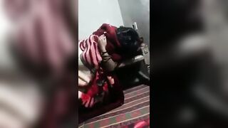 पाकिस्तानी लड़का अपनी खाला को चोदते हुए पकड़ा गया