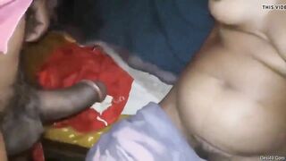 आदिवासी सेक्सी भाभी ने लंड हिला के चूत में डलवाया