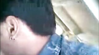 अंडर कंस्ट्रक्शन बिल्डिंग में गर्लफ्रेंड के खूबसूरत बूब्स दबाकर चूसे