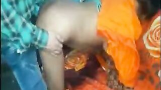 आधी रात में बीवी की चूत चाटकर उसे कुत्तिया बनाकर चोदा