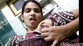 बिन ब्याही बड़ी दीदीयों ने बूब्स और चूत सहलाकर किया हस्तमैथुन