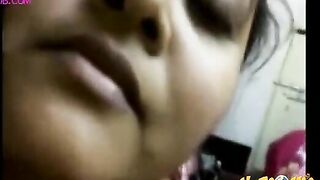 घरेलु बंगाली बीवी की गैर मर्द के साथ चुम्माचाटी