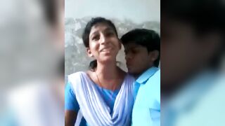 भुवनेश्वर कॉलेज स्टूडेंट्स की लंचब्रेक में नंगी हरकतें देखें