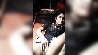मंगेतर ने वीडियो कॉल में झांटवाली देसी चूत दिखाई
