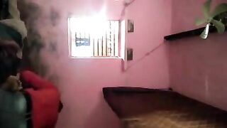 गर्लफ्रैंड के घुटनें मोड़कर चूत पेलता लड़का (हिंदी ऑडियो)