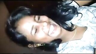 तेलुगू हाउसवाइफ की गपशप करते हुए चुदाई