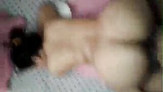 देसी आदमी ने बीवी को घोड़ी बना कर चोदा