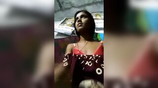 भाभी ने खोले अपने बूब्स और चूत