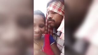 आदिवासी गर्ल की चुन्ची मसली