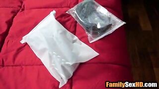 सेक्स टॉयज खरीदने वाली बहन को चोदा