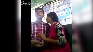 श्रमिक के साथ कारखाने में देसी भाभी सेक्स स्कैंडल