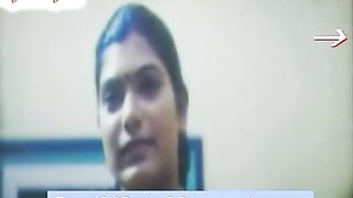 कपड़े उतारती सेक्सी हयात चाची