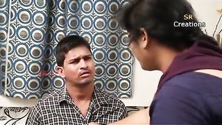 बड़े स्तन नौकरानी के साथ मालिक