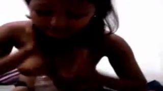 गर्म कॉलेज लड़की को कोलकाता से चल रही है उसे