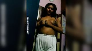कॉलेज लड़की वेबकैम पट्टी को छेड़ो और
