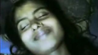 देसी अश्लील ट्यूब के गांव नौकरानी के मालिक द्वारा सेक्स के दौरान