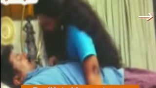 देसी सौंदर्य रजनी आमंत्रित पड़ोसी सेक्स के लिए